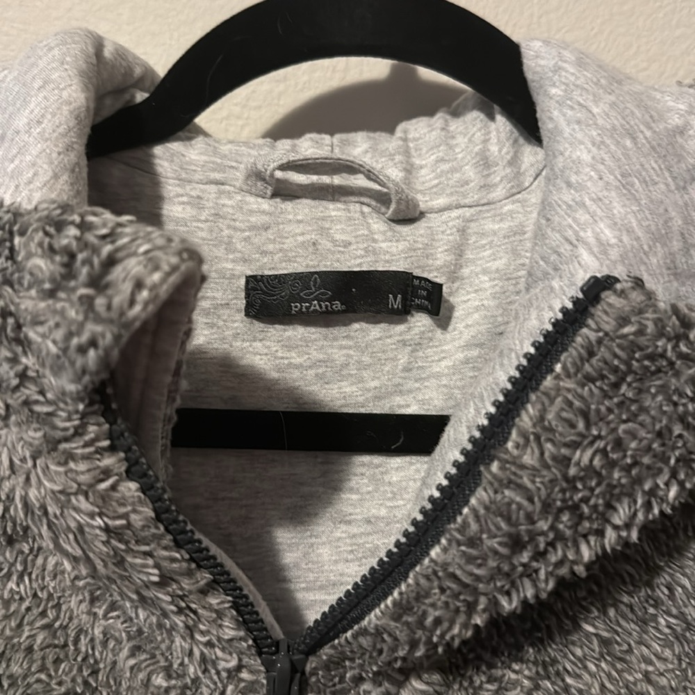 PrAna Permafrost Hoodie 1/2 Zip Pullover Fleece Organic Womens Med Grey GUC - Picture 2 of 7